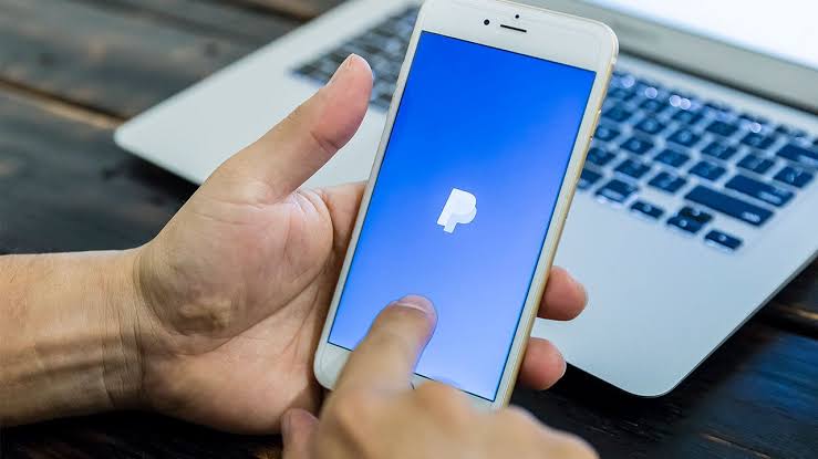 Ilustrasi layanan PayPal