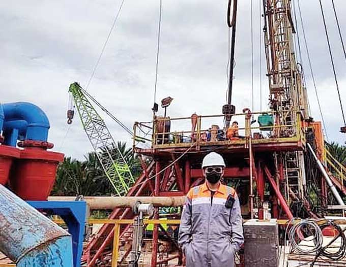 Salah satu tambang migas di wilayah operasional KKKS PT Imbang Tata Alam (ITA) di Kepulauan Meranti, Riau. Foto diambil belum lama ini.