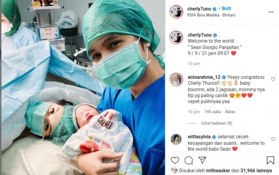 Cherly Juno, mantan personel Cherrybelle, melahirkan anak keduanya melalui proses persalinan caesar, Kamis (9/9/2021).