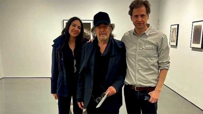 Al Pacino dan pasangannya Noor Alfallah (kiri).
