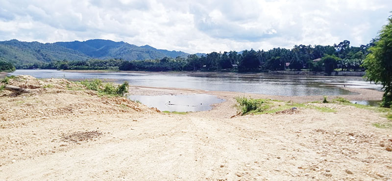 Usaha kuari di Desa Tanjung Belit Selatan (Pulau Pencong), Kecamatan Kampar Kiri Hulu, Kabupaten Kampar terlihat sepi, akhir pekan lalu. Untuk sementara usaha ini dihentikan hingga sesudah Idulfitri.(KUNNI MASROHANTIRIAUPOS.CO)