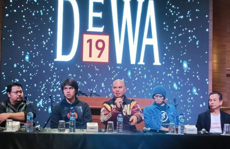 Pihak promotor memastikan konser Dewa 19 akan digelar pada bulan depan. Ia pun secara resmi mengumumkan ihwal penjualan tiket konser berskala stadium itu pada hari ini.