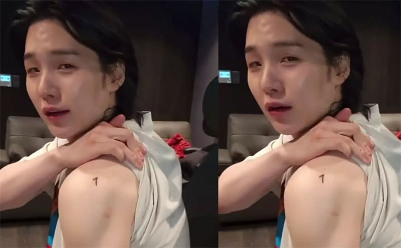 Suga BTS menunjukkan tato persahabatan angka 7 ternyata ada di bahu.