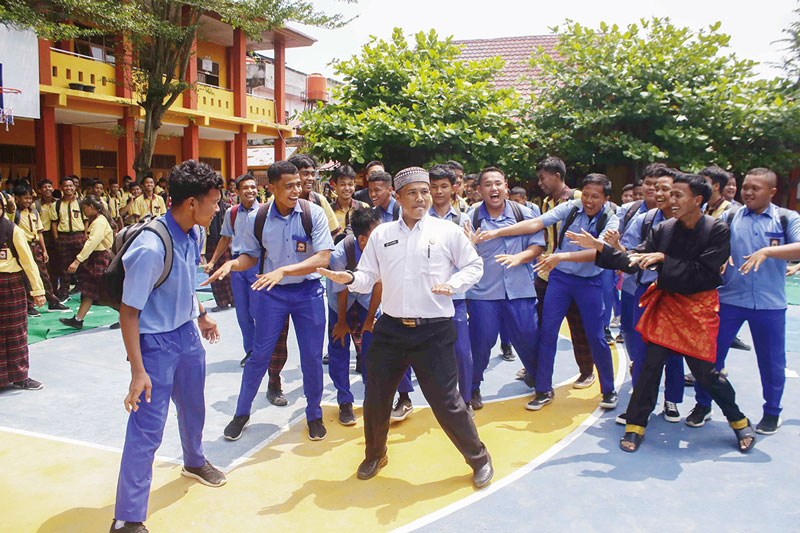 Siswa SMAN 1 Ujungbatu menikmati kegiatan Hulu Migas Zetizen Riau Pos Goes to School 2023.