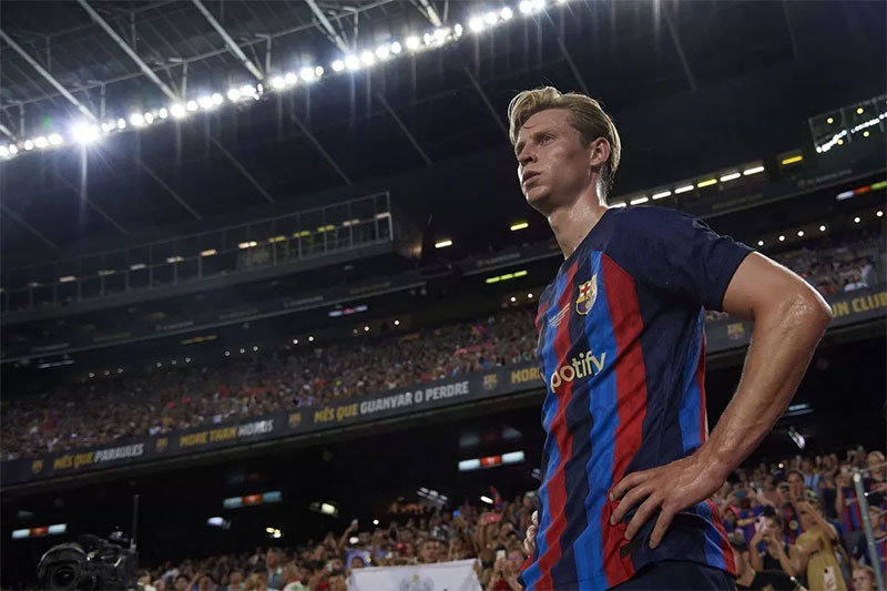 Frenkie de Jong harus absen selama 45 hari setelah mengalami cedera engkel.
