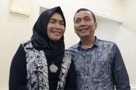 Orangtua Ayu Ting Ting bakal diperiksa polisi pada Jumat (8/10) terkait kasus dengan akun IG @gundik_empang.