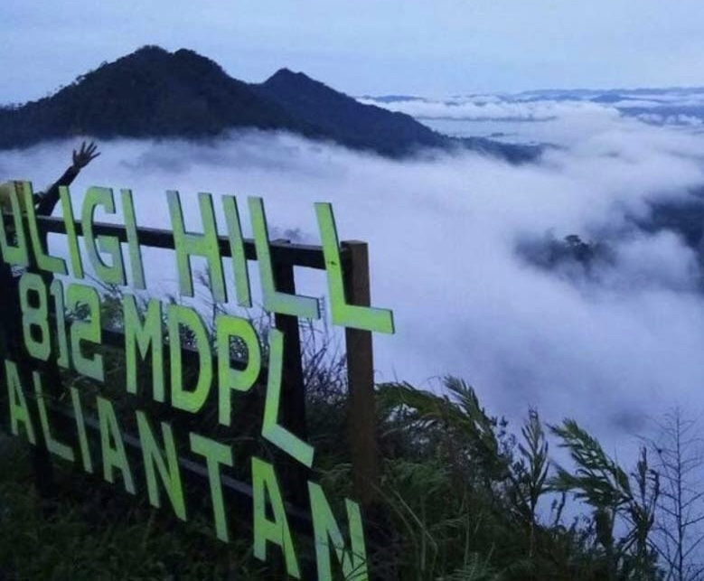 Puncak Suligi Hill di Desa Aliantan, Kabun, Rokan Hulu.