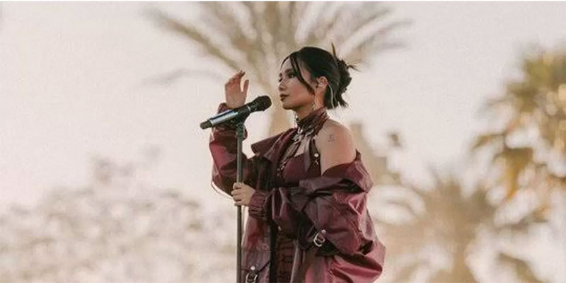 Lirik lagu Take a Chance With Me - Niki Zefanya membuat tenang suasana.