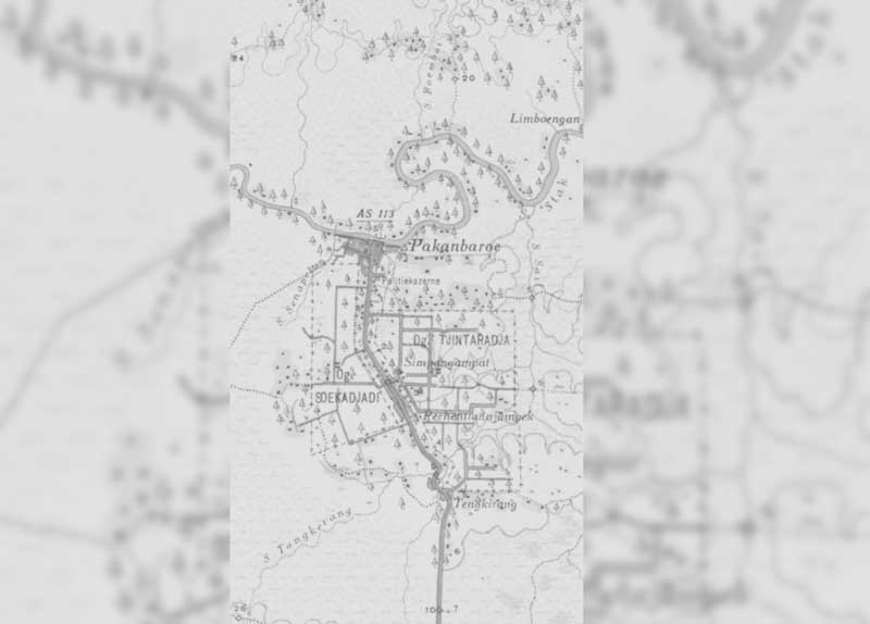 Peta digital KITLV Universitas Leiden 1932 yang menggambarkan wilayah Pekanbaru 1927-1929. Di peta ini tergambar bahwa permukiman penduduk Pekanbaru hanya ada di Senapelan, Perhentian Njamoek, Simpang Ampat dan Tengkirang (Tangkerang).