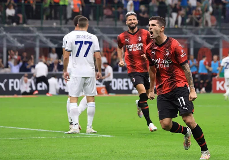Christian Pulisic jadi andalan AC Milan di lini serang saat menjamu mantan klubnya Borussia dalam lanjutan Liga Champions dini hari nanti WIB.