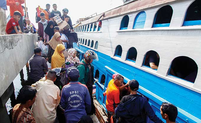 Pelabuhan di Syahbandar Sungai Duku.