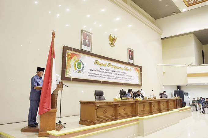 Bupati Inhil HM Wardan saat menyampaikan pidato pengantar KUA dan PPAS APBD 2021, beberapa hari lalu.
