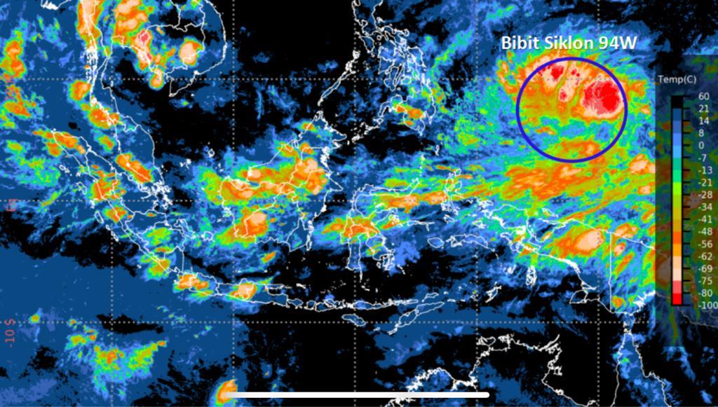 Bibit Siklon Tropis 94W yang terpantau satelit berpotensi tumbuh di 30 provinsi di Indonesia, termasuk Riau.