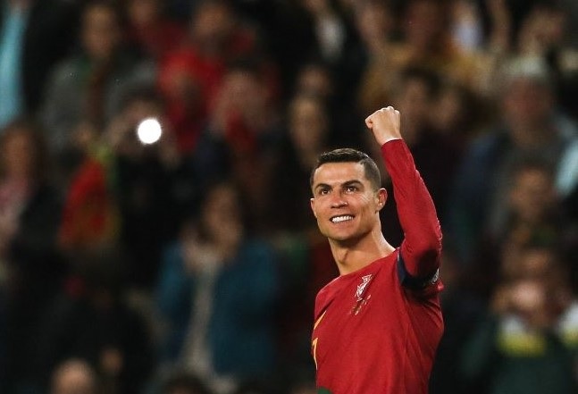 Selebrasi Cristiano Ronaldo setelah mencetak gol.
