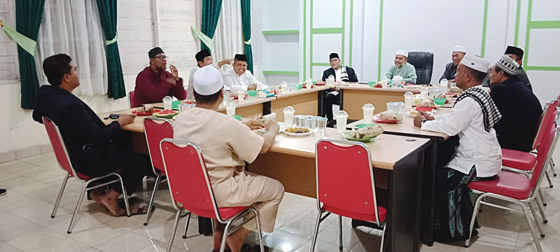 Pengurus MUI Riau menggelar silaturahmi dan berdiskusi bersama pengurus MUI Siak saat melakukan kunjungannya di Kantor MUI Siak, beberapa waktu lalu.