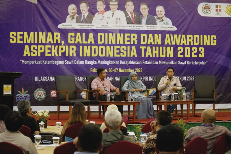 Asosiasi Petani Kelapa Sawit PIR menggelar seminar bertema Memperkuat Kelembagaan dan Kemitraan Berkelanjutan, Ahad (5/11/2023).