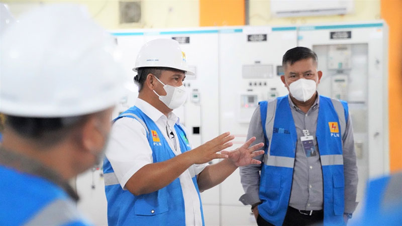 General Manager PLN UIP3BS Dispriansyah saat inspeksi kesiapan sistem kelistrikan di Provinsi Riau, Rabu (13/4/2022).