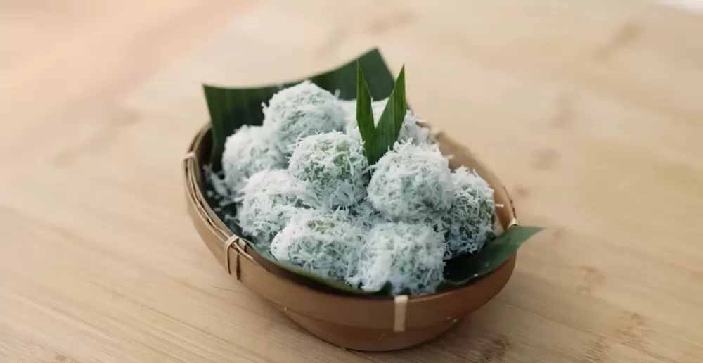 Klepon anti alot ala Chef Devina Hermawan.