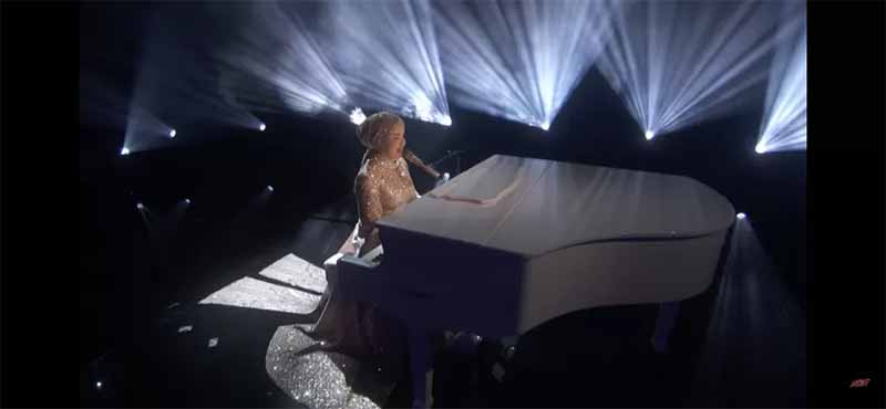 Putri Ariani di babak qualifiers Americaâ€™s Got Talent (6/9) pagi WIB.