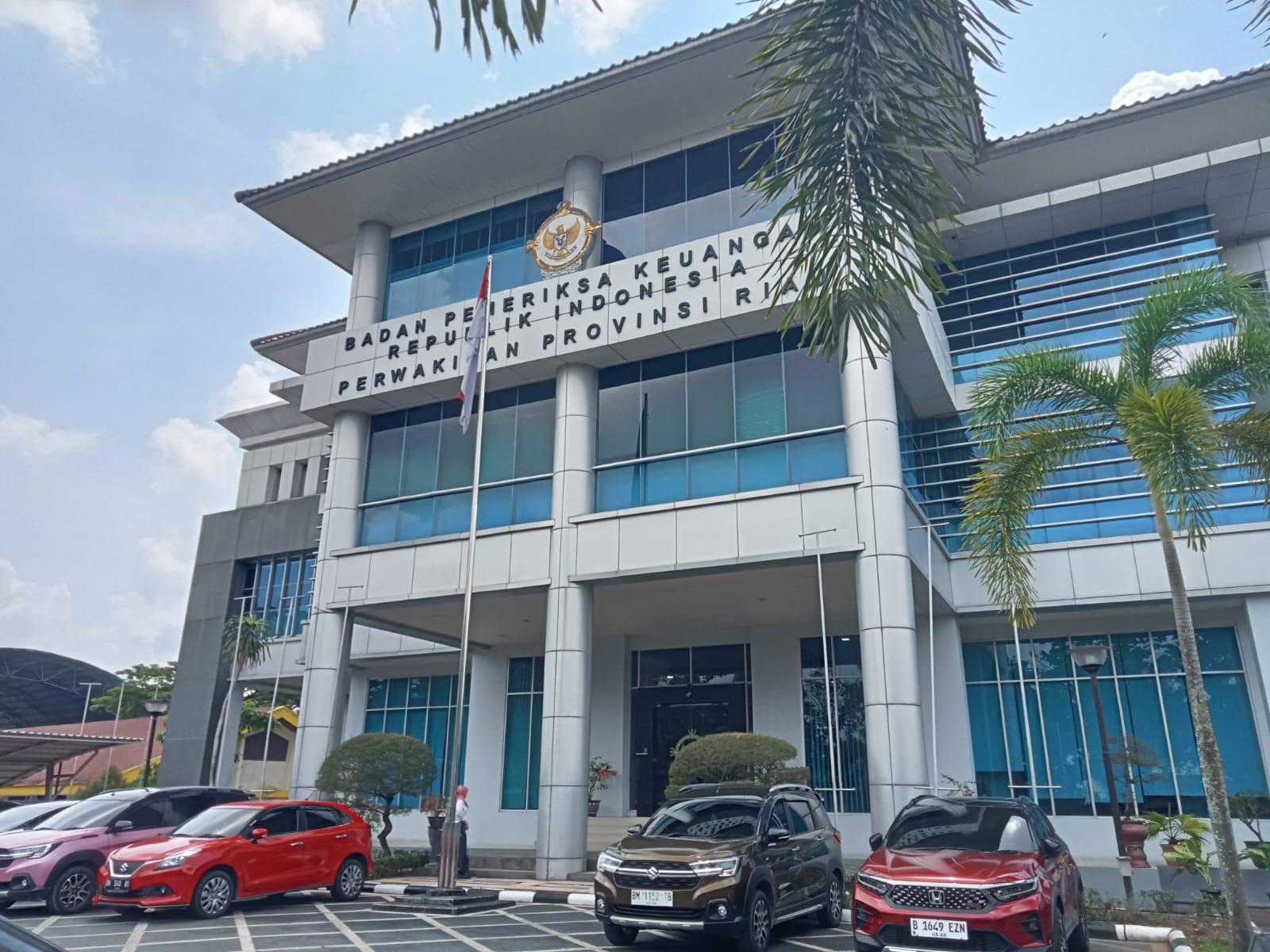 Kantor Perwakilan Badan Pemeriksaan Keuangan Riau yang terletak di Jalan Sudirman Pekanbaru, Senin (10/4/2023).