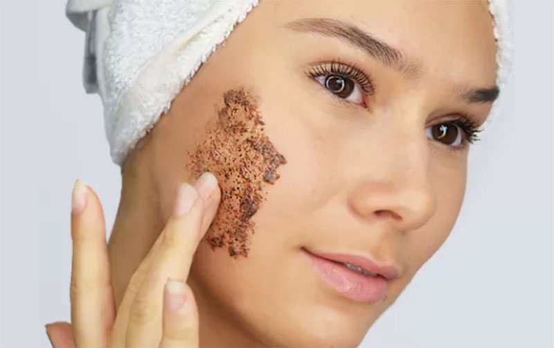Facial scrub wajah terbaik yang harus kamu coba.