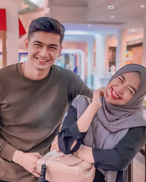 RIA RICIS DAN TEUKU RYAN