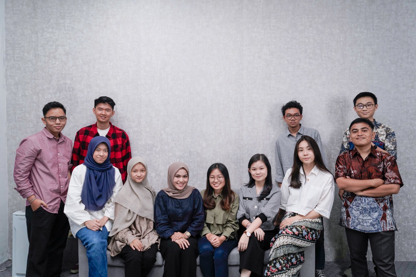 Sebelas mahasiswa PCR yang lolos seleksi Indonesian International Student Mobility Awards (IISMA) 2023 foto bersama, Rabu (19/4/2023).