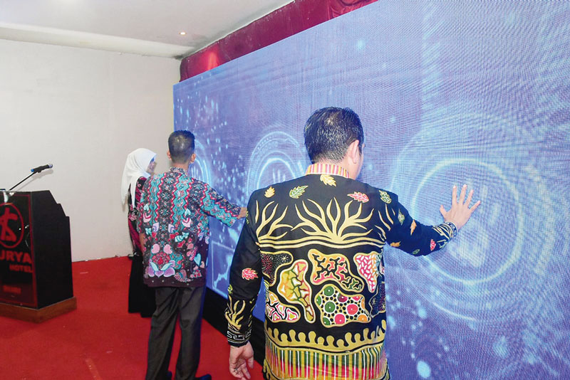 Staf Ahli Bupati Bidang KemasyaÂ­rakatan dan Sumber Daya Manusia Johansyah Syafri, meluncurkan aplikasi Si Merah dan Short Course Legal Drafting Naskah Kerja Sama, di Hotel Surya, Duri, Sabtu (9/9/2023)