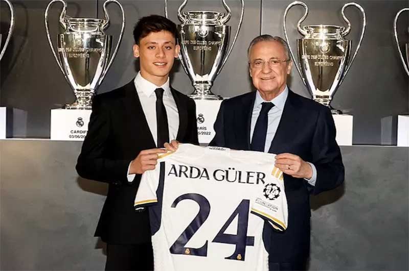 Arda Guler (kiri) akan kenakan nomor punggung 24 di Real Madrid. (instagram: @realmadrid)