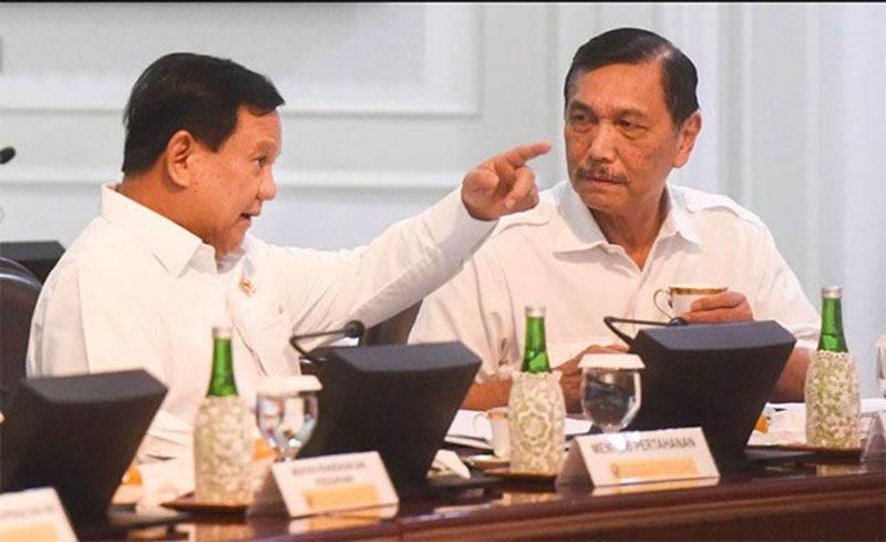 Menteri Pertahanan (Menhan) Prabowo Subianto (kiri) bersama Menko Marves Luhut Binsar Pandjaitan. (DOK JAWAPOS.COM)
