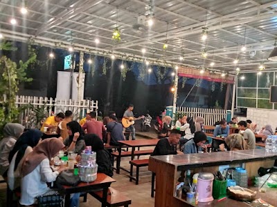 Suasana di Green House Cafe and Resto, Tembilahan, Inhil.
