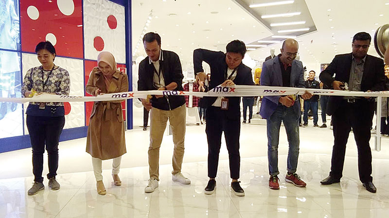 Peresmian store pertama di luar Pulau Jawa, Max Fashions yang berada di Mal Living World Pekanbaru, Jumat (31/1/2020).(*2/SAID MUFTI/ RIAU POS.CO)
