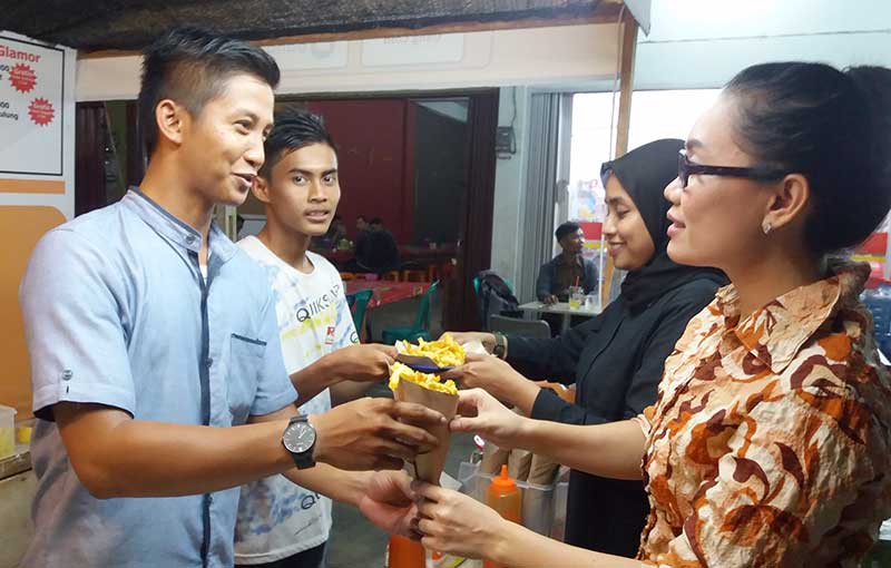 JAJANAN: Jajanan kuliner yang disukai masyarakat Pekanbaru. (MARIO KISAZ/RIAU POS)