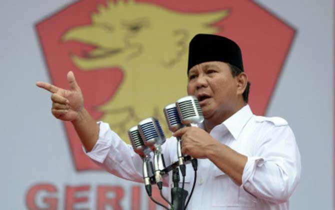 Ketua Umum Partai Gerindra, Prabowo Subianto, dikabarkan agak kecewa setelah kader partainya tak mendapatkan posisi ketua MPR (Salman Toyibi/Jawa Pos)