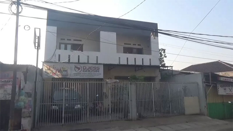 Studio Rumah Produksi Film Dewasa yang Digerebek Polda Metro Jaya di Srengseng Sawah, Jakarta Selatan. Tetangga memberi kesaksian soal syuting studio ini.