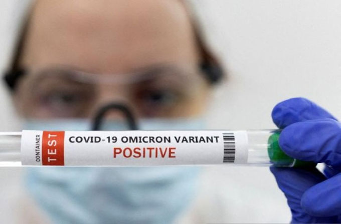 Ilustrasi tes positif varian Omicron. Pusat Pencegahan dan Pengendalian Penyakit (CDC) AS memperingatkan ancaman varian baru Omicron XBB.1.5.