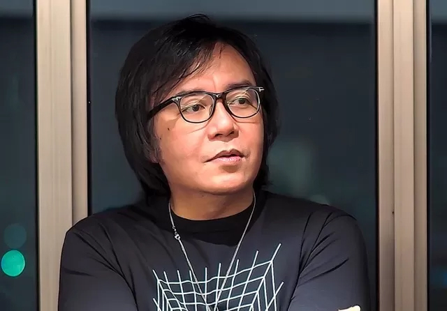 Penyanyi Ari Lasso dilarang membawakan lagu Penjaga Hati oleh sang pencipta lagunya yaitu Piyu Padi.