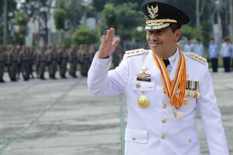 Gubernur Riau H Syamsuar