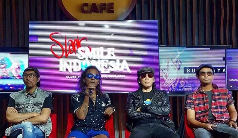 Grup musik Slank, kiri-kanan; Ridho (gitar), Kaka (vokalis), Bimbim (drum) dan Ivanka (bass) saat menghadiri jumpa pers konser