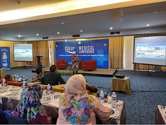 BERI: Tim penyelenggara memberikan materi disela-sela acaraPocari Sweat Medical Conference bagi Para Dokter, baru-baru ini.Istimewa