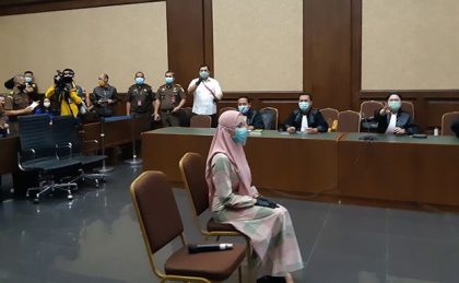 Mantan Kepala Sub Bagian Pemantauan dan Evaluasi II pada Biro Perencanaan Jaksa Agung Pembinaan, Pinangki Sirna Malasari menjalani sidang dakwaan di PN Tipikor, Jakarta, Rabu (23/9/2020).(M RIDWAN/JAWAPOS.COM/RIAUPOS.CO)