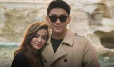 Ifan Seventeen bersama istri. (JPNN.COM)