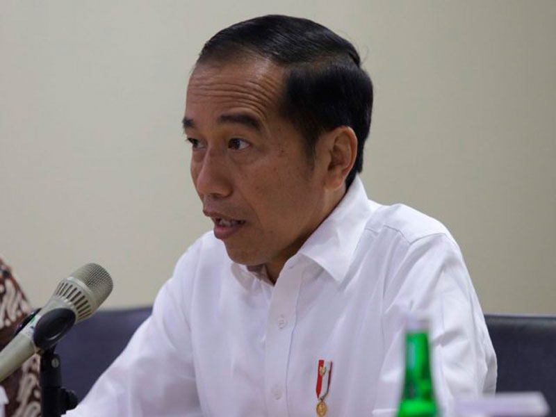 Presiden terpilih Joko Widodo (Jokowi) bersama sekjen parpol yang tergabung dalam TKN, Jakarta, Jumat (26/7). (DERY RIDWANSAH/JAWAPOS.COM)