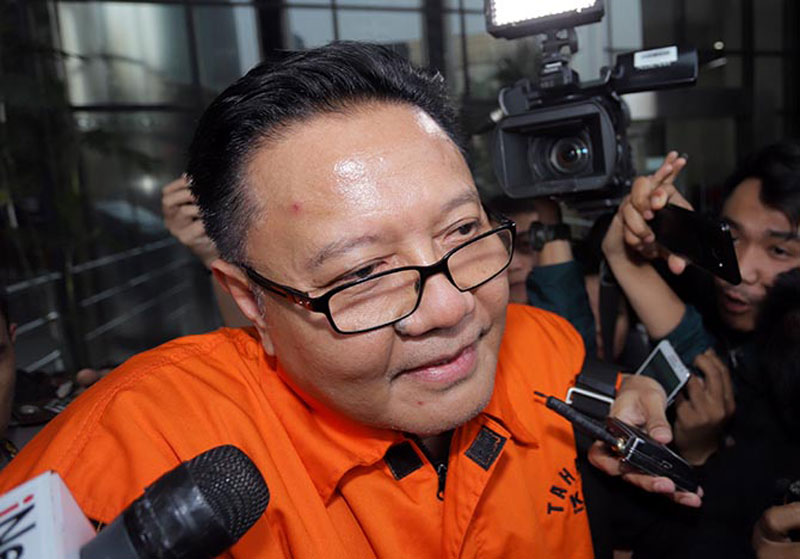 Anggota DPR I Nyoman Dhamantra menggunakan rompi oranye KPK. (DERY RIDWANSAH/JAWAPOS.COM)