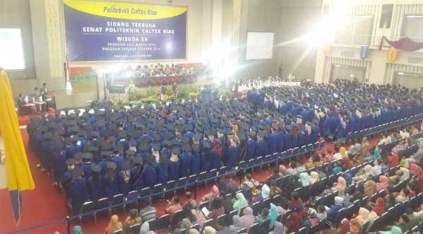WISUDA: Suasana wisuda angkatan XV Politeknik Caltex Riau, Sabtu (24/11/2018). (PCR FOR RIAU POS)