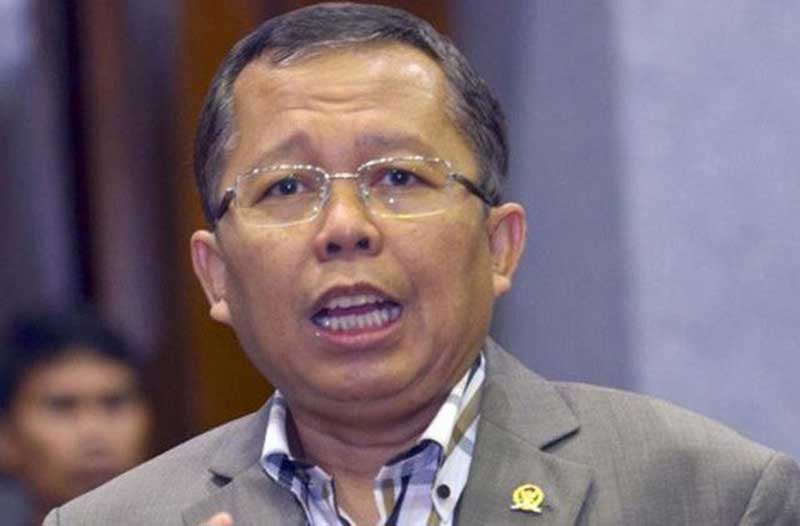 Anggota Komisi III DPR RI Arsul Sani mengatakan, Firli tak perlu mundur sebagai anggota Polri ketika dilantik sebagai Ketua KPK. Hal itu sudah diatur dalam Undang-undang Nomor 2 Tahun 2002 tentang Kepolisian. (dok JawaPos.com)