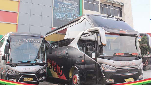 BUS TOUR: Unit bus Vircansa Tous Bur di bawah NPM Group Sumatera Barat siap melayani perjalanan berwisata.