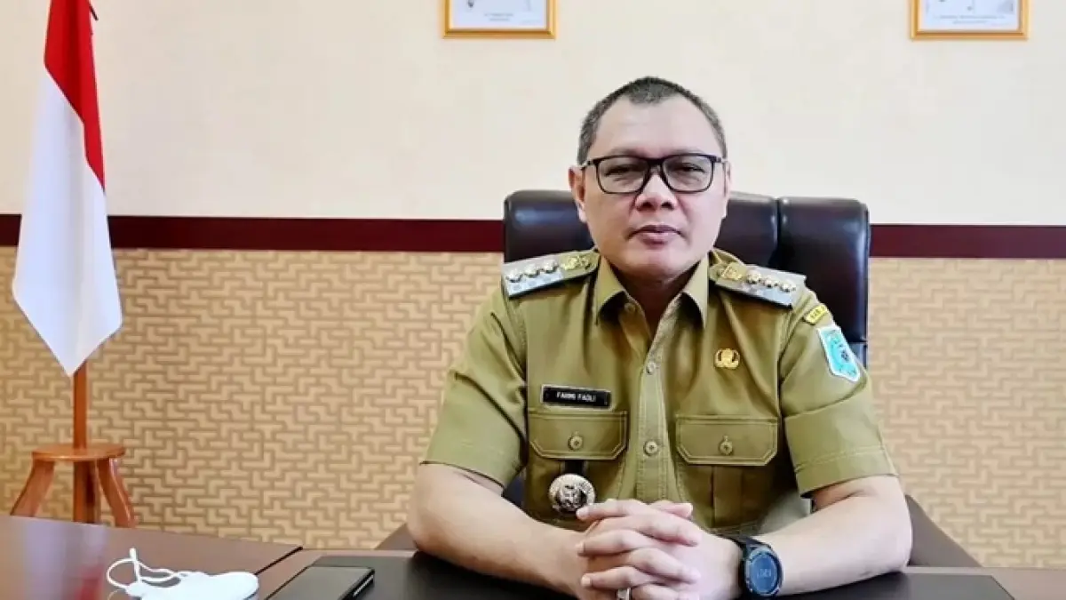 Bupati Paser dr Fahmi Fadli (Tomi Balpos)  