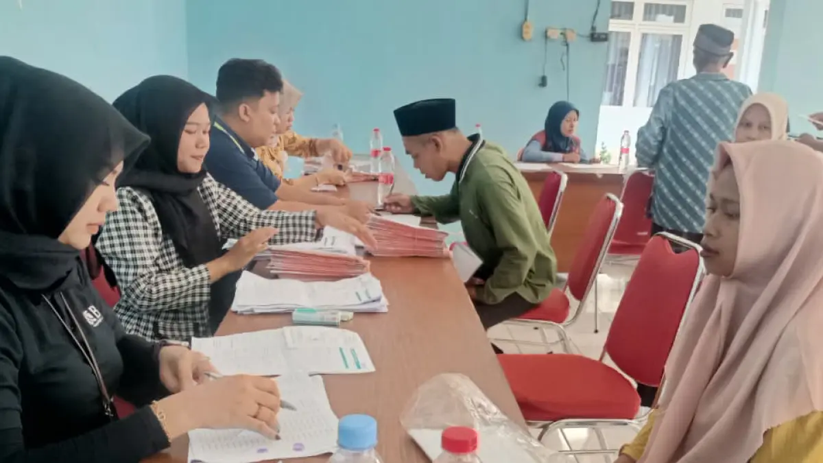 Ilustrasi burekol ke KPM bansos.