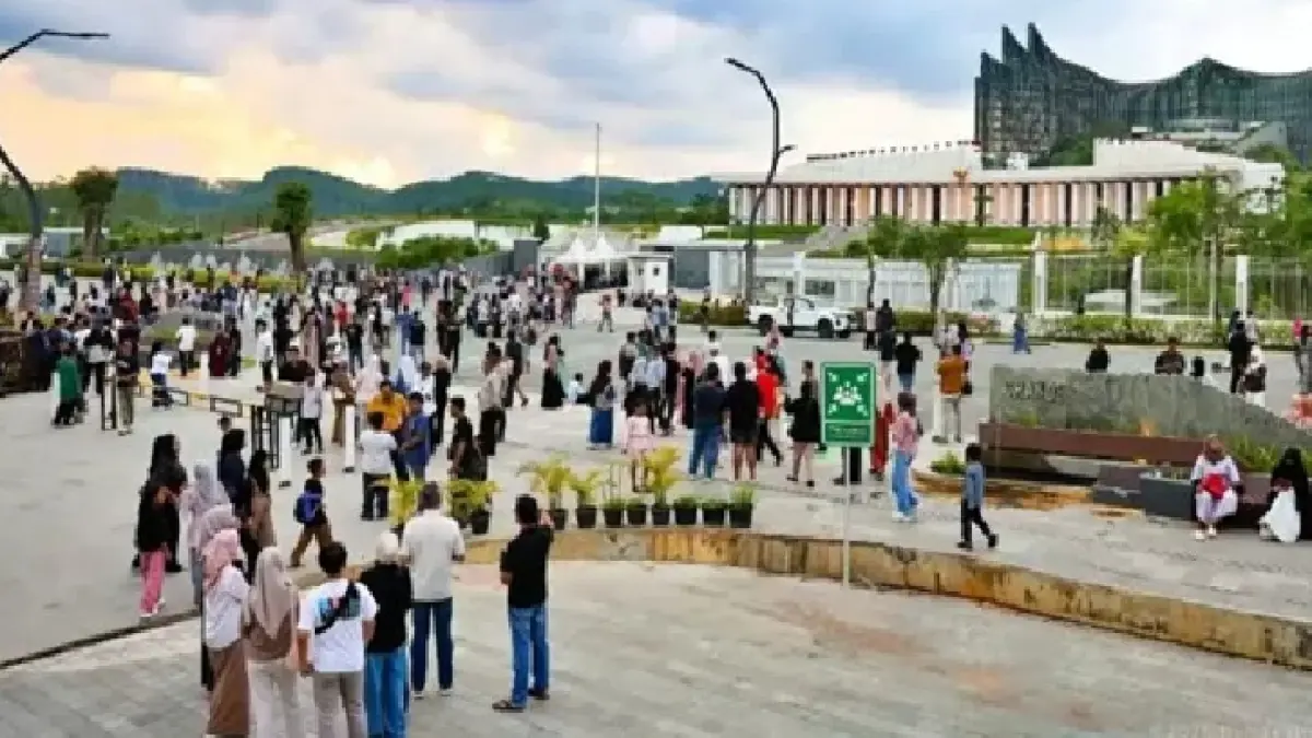 Pengunjung IKN.